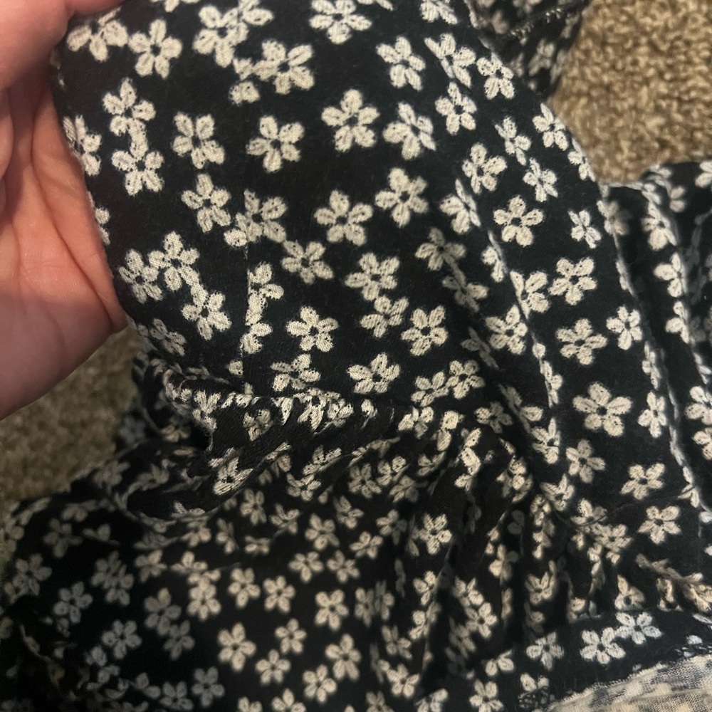 SO Floral Black and White Sleeveless Babydoll Top Sz Medium - Picture 4 of 4